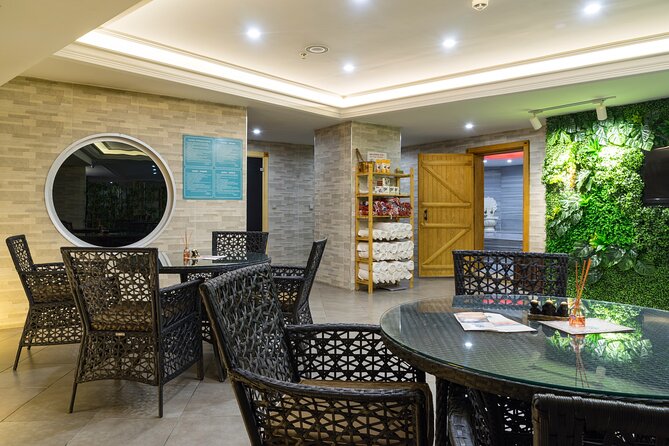 Private Turkish Bath Tradition, Massages, Swimming Pool & Sauna - What happens when you arrive at Felicity Spa Center