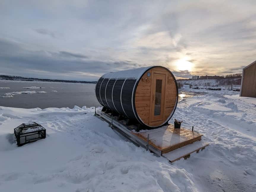 Quebec City: Ice Canoeing with Hot Chocolate & Sauna - A riverside sauna with a view