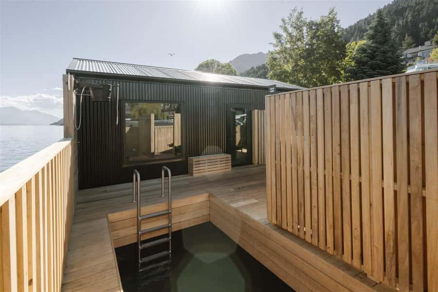 Queenstown: Floating Sauna Experience on Lake Whakatipu - Starting at St Omers Wharf in Queenstown