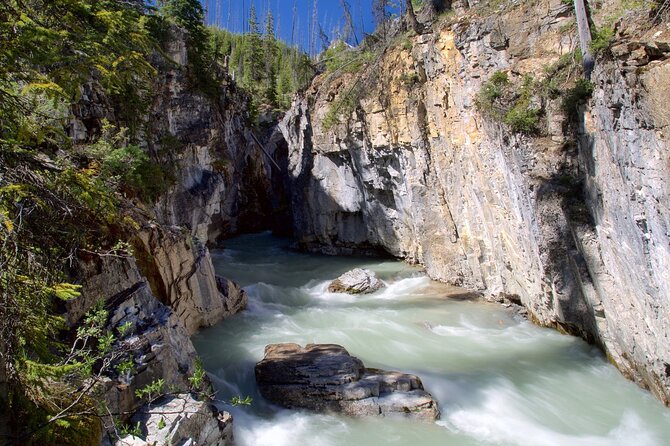 Radium Hot Springs and Marble Canyon Advanture - The road time is part of the experience
