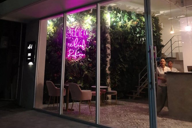re:leaf spa and massage - The Soi Bannasan meeting point and Emporium stop