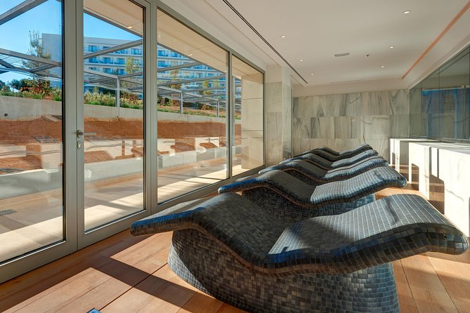 Relaxing back massage & day SPA - Tea gives the visit a gentle finish