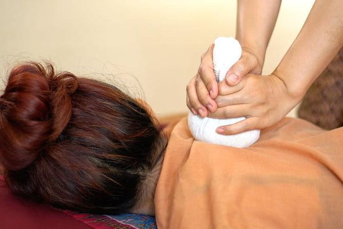Rest And Relax Massage - Rejuvenate Thai Massage With Herbal Hot Compress - Entering Rest And Relax Massage on Sukhumvit 21