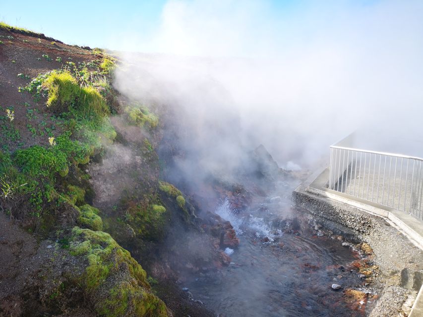 Reykjavik: Lava Cave, Hot Springs, Horses & Waterfalls Tour - Reykholt and the small pool of Snorralaug