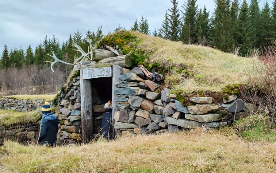 Reykjavik: Lava Cave, Hot Springs, Horses & Waterfalls Tour - Entering Viðgelmir Lava Cave