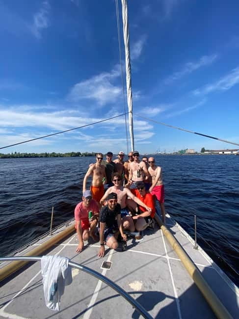 Riga: Floating Sauna Experience on the Daugava River - A wood-fired sauna with Riga outside the window