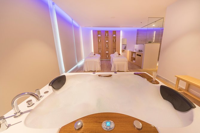 Romantic couple massage + SPA entry and private jacuzzi with cava - Booking Details That Matter