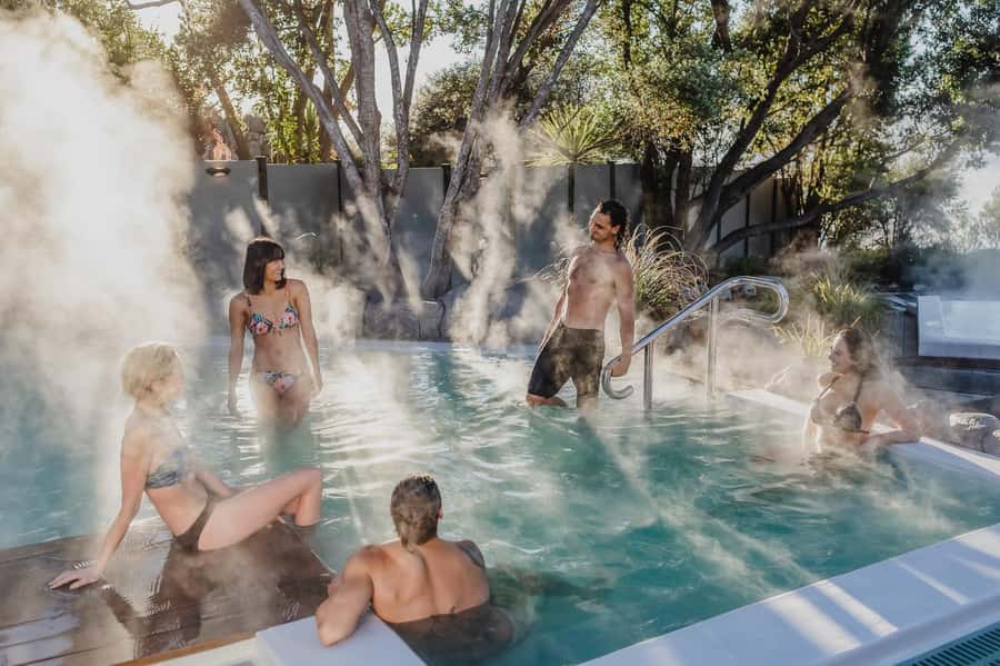 Rotorua: Polynesian Spa Pavilion Hot Pool Bathing (12+ yrs) - The 1.3-metre pool for stretching