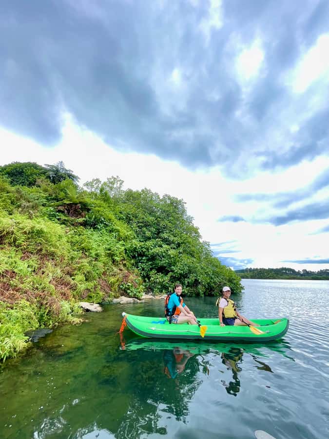 Rotorua: Secret adventure kayaking to natural hot springs - Stories, local names, and Māori history
