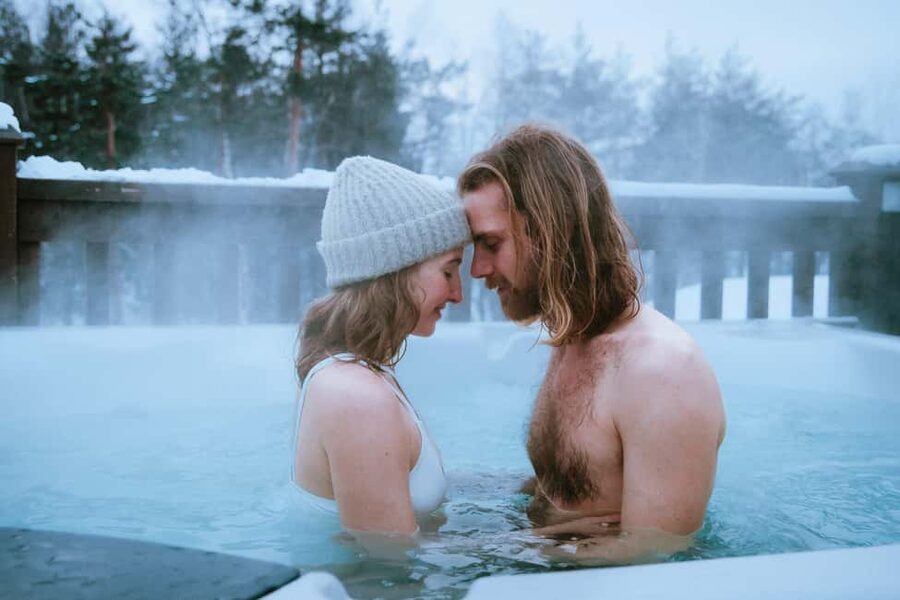 Rovaniemi: Arctic SnowHotel Tour and Snow Sauna Experience - Touring the SnowHotel’s ice rooms