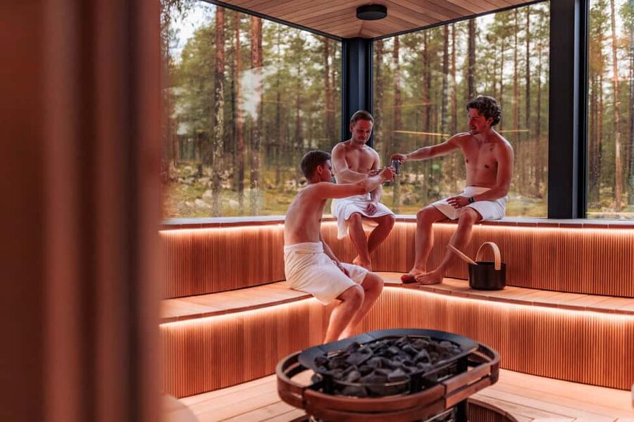 Rovaniemi: Forest Spa, Outdoor hot tubs and bathrobe dinner - Simple ways to get more from the visit