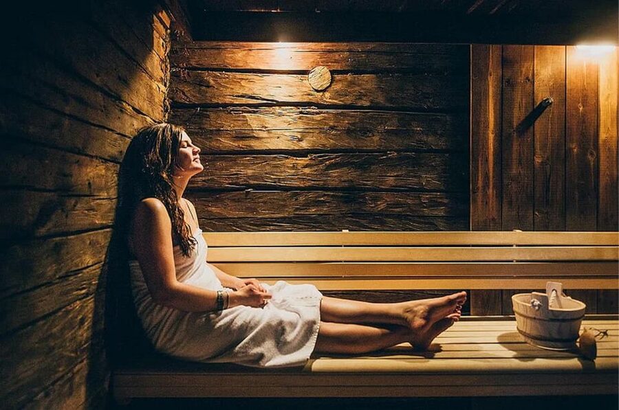 Rovaniemi: Northern Lights Trip with Arctic Sauna & Jacuzzi - What to pack for the sauna and lake