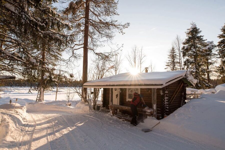 Rovaniemi: Sauna & Ice Swimming Tour with Dinner and Aurora - Choosing the ice plunge or snow bath