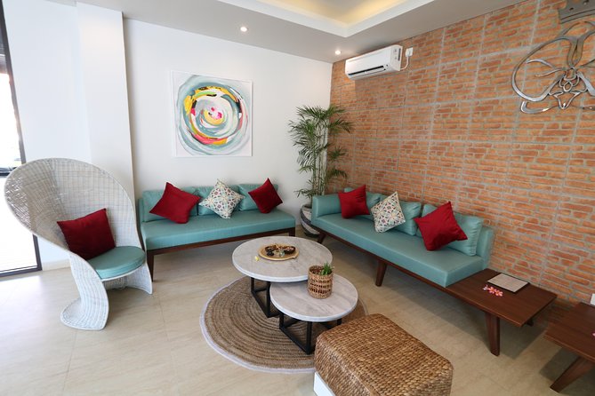 Royal Orchid Spa Package - The welcome drink and Thalaso foot massage
