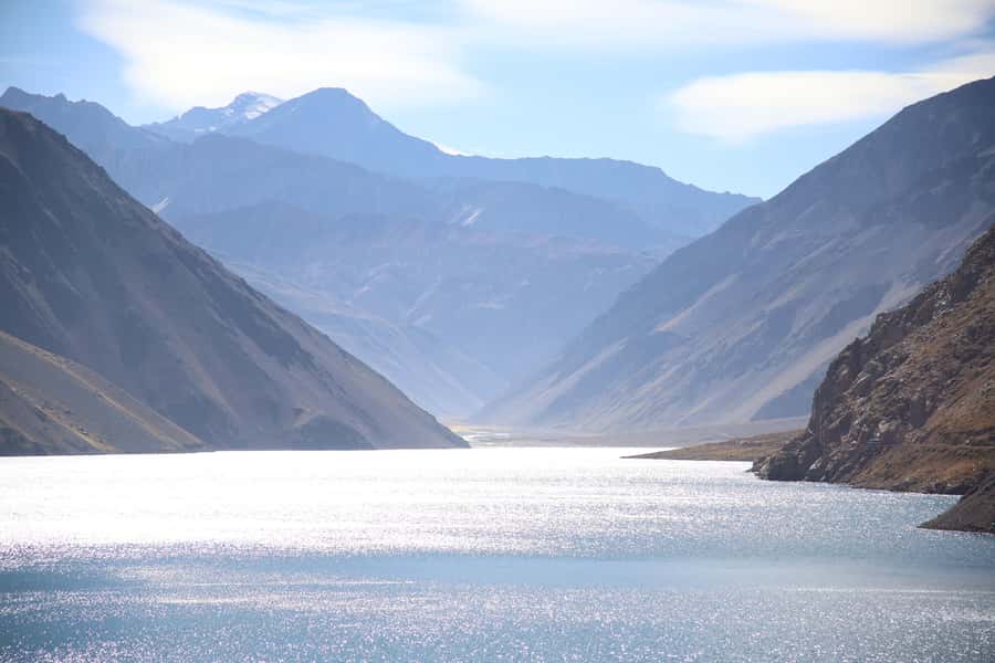 Santiago: Full day Embalse del Yeso, Casa de Chocolate, picnic & Hot Springs - From Santiago to the mountain valley