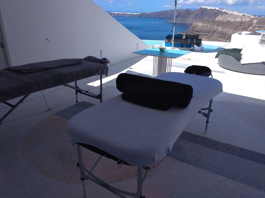 Santorini: Mobile Couples Massage at Your Private Villa - Preparing your villa for two massage tables