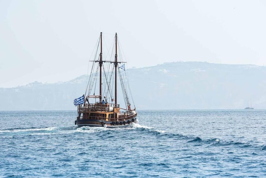 Santorini Port: 3 Hour Cruise to Volcano and Hot Springs - Why this cruise is a good way to see Santorini