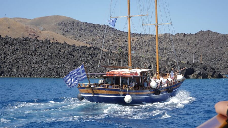 Santorini Port: 3 Hour Cruise to Volcano and Hot Springs - Nea Kameni and the optional volcano hike