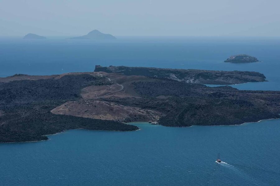 Santorini Port: 3 Hour Cruise to Volcano and Hot Springs - Swimming at Palea Kameni