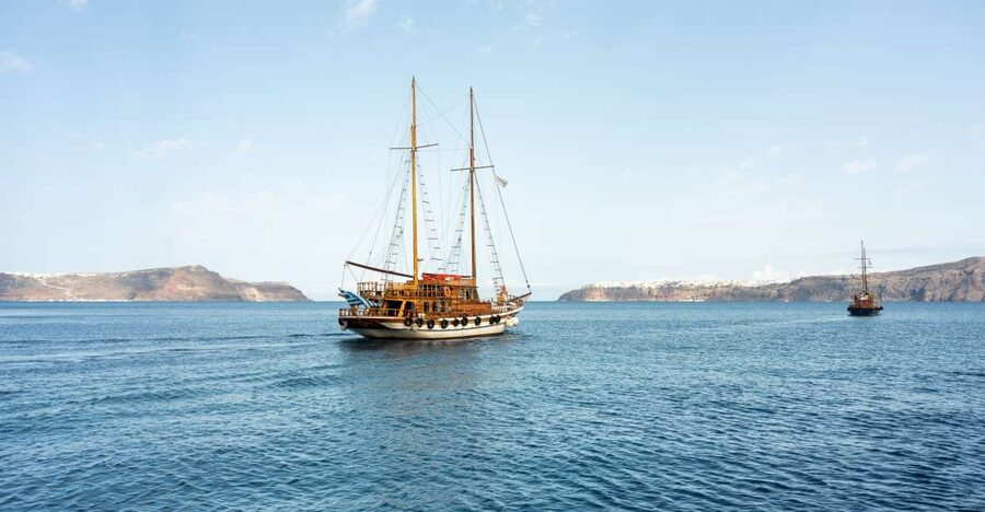 Santorini: Volcanic Islands Cruise with Hot Springs Visit - Who will enjoy this outing most