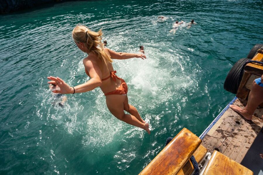 Santorini: Volcanic Islands Cruise with Hot Springs Visit - Why this Santorini cruise is worth considering