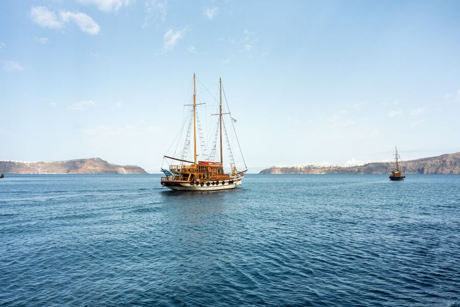 Santorini: Volcanic Islands Cruise with Hot Springs Visit - Palea Kameni and the so-called hot springs