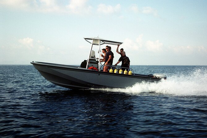 Semi Submarine Sea Trip and Parasailing & Turkish bath - Hurghada - Group size, comfort, and the daily rhythm