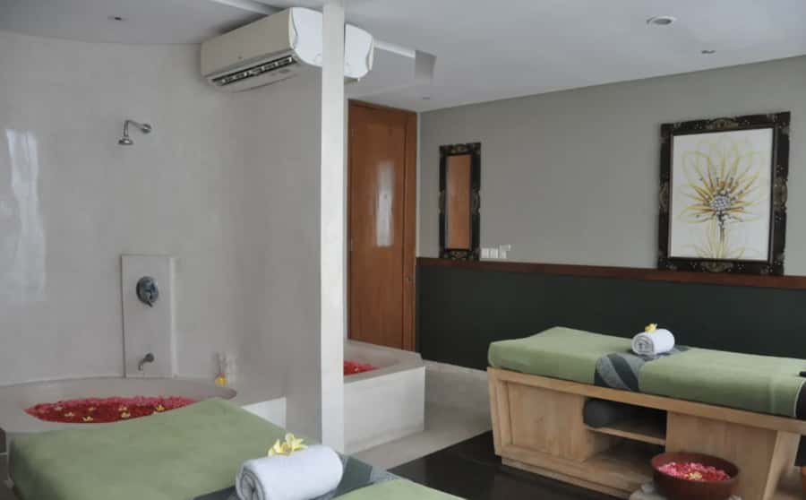 Seminyak: Relaxing Bali Spa Experience at LLuvia Spa - The treatment itself and the quiet river view