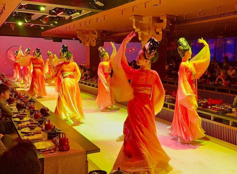 Shanghai Guided Royal Banquet Photo (Incl) with Massage Opt - Six rituals that shape the three-hour program