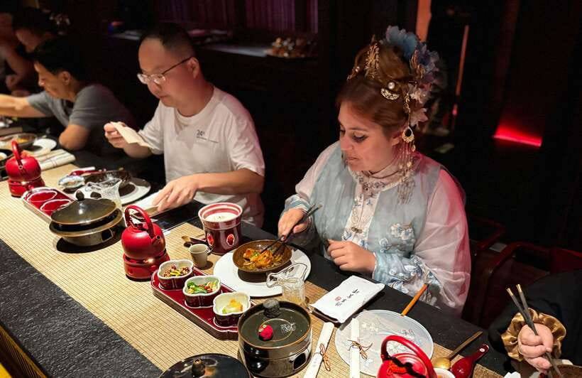 Shanghai Guided Royal Banquet Photo (Incl) with Massage Opt - Massage after dinner, from meridian work to foot care