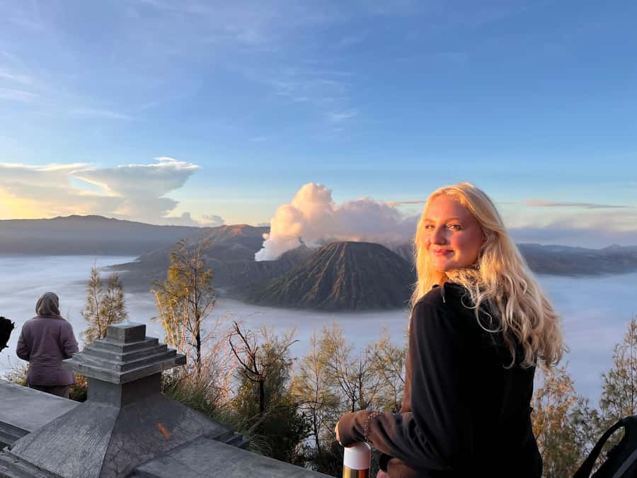 Sharing Trip : Bromo & Ijen Tour with Hot Spring Relaxation - The Sea of Sands and Luhur Poten Temple