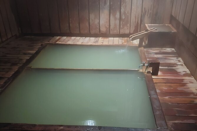 Snow Monkey Park, Soba Lunch and Shibu Onsen Tour - Soaking in a Shibu Onsen public bath