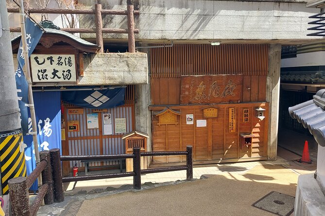 Snow Monkey Park, Soba Lunch and Shibu Onsen Tour - What the guide adds to the day