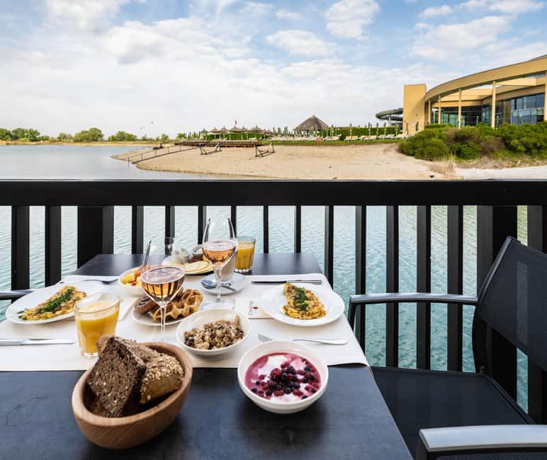 Spa-Breakfast at St. Martins Therme & Lodge Combo Ticket - Breakfast beside the private lake