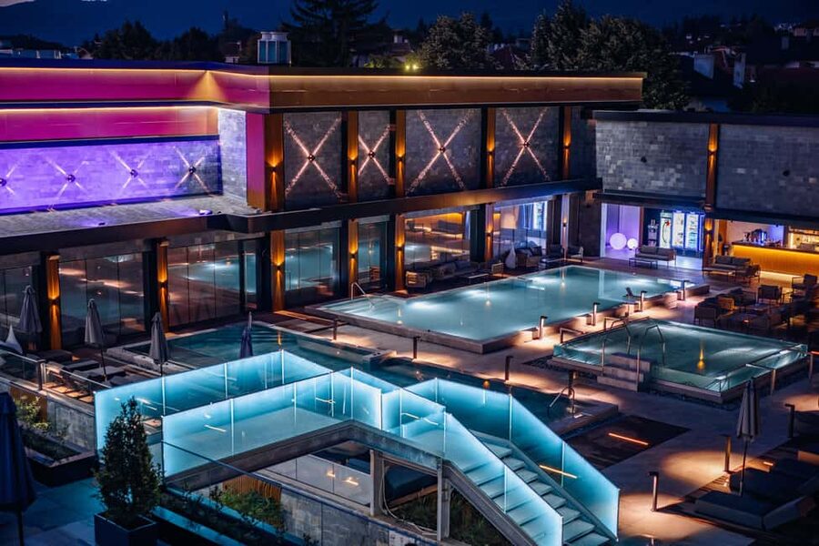 Spa day pass at Pulse Therme Bansko - Pool Time: From Japanese Calm to AquaPulse Action