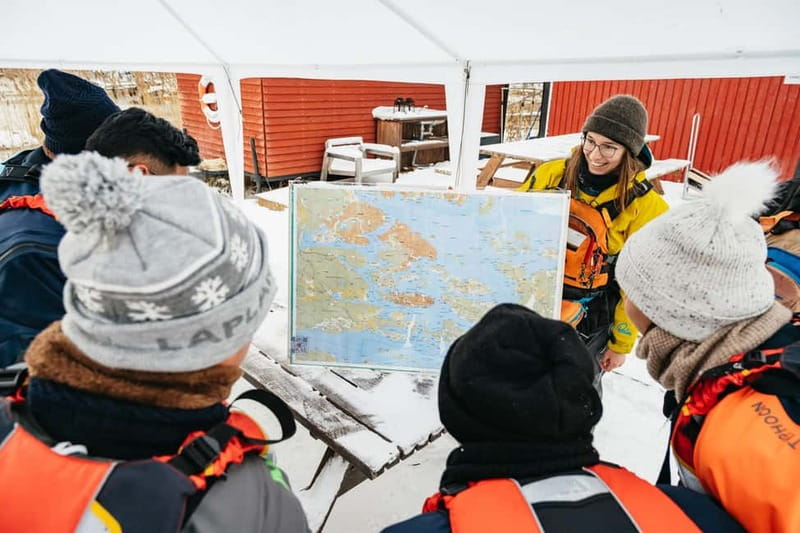 Stockholm: Winter Kayaking, Swedish Fika, and Hot Sauna - Who should book this experience