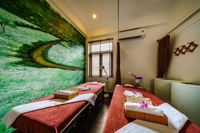 Tailored Body Ritual (Personalized | Custom Blend) - The spa setting and small comforts