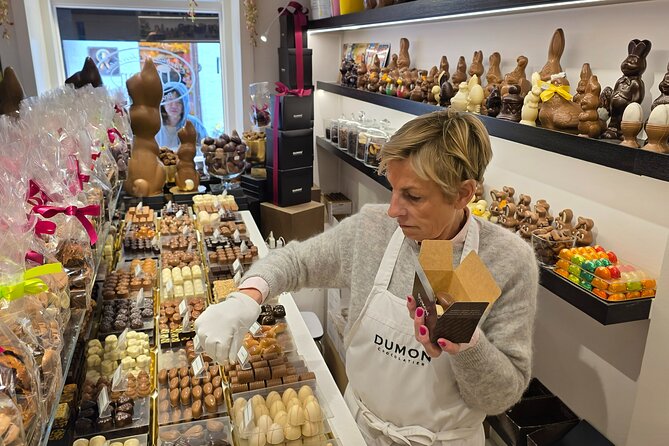 Tasty massage chocolate and spicy stories! - Key details before you book