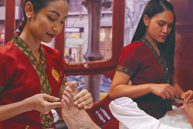 Thai Foot and Legs Massage of 30 min at THAI MASSAGE ALURA - A foot massage made for busy Barcelona days