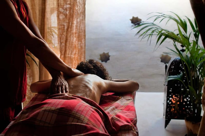 The Water Journey and our exclusive massage (60') - A 90-minute pause in central Málaga