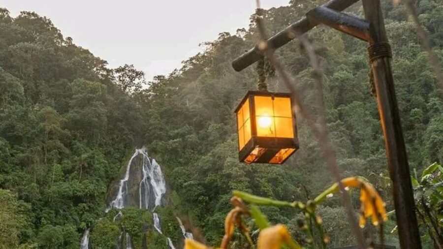 Tour Santa Rosa hot springs from Pereira, Armenia or Salento - The waterfall and the natural setting