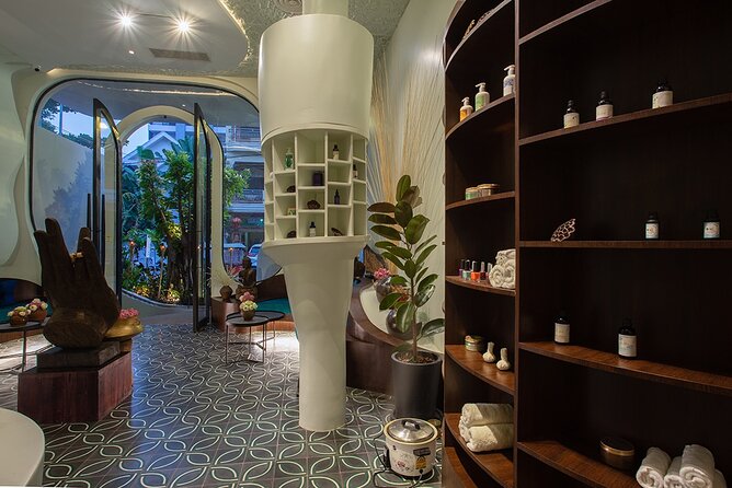 Traditional Khmer Massage is an extremely relaxing treatment that uses no oil. - What the no-oil Khmer massage feels like