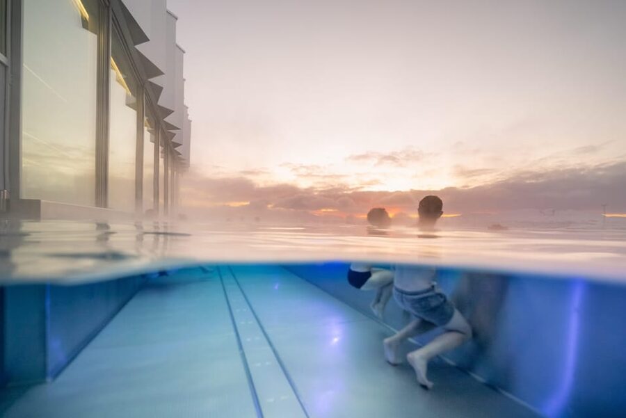 Tromsø: Spa/Pool with Bath, Sauna and Outdoor Heated Pool - Tromsøbadet is Arctic bathing with a public-pool feel