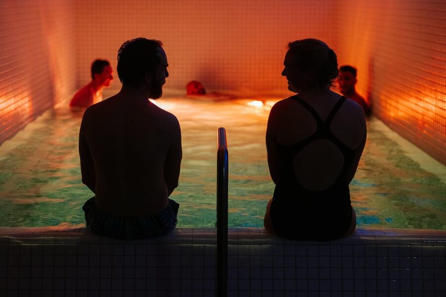 Tromsø: Spa/Pool with Bath, Sauna and Outdoor Heated Pool - Start with the large indoor swimming areas