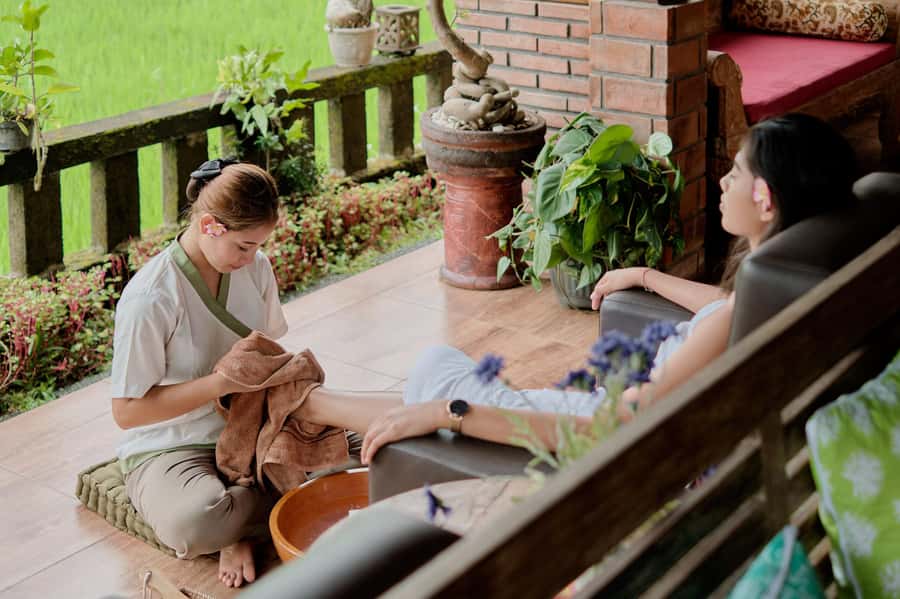 Ubud: 2-Hour Spa with Flower Bath & Rice Field View - Yoghurt, Oils, and Soft Skin