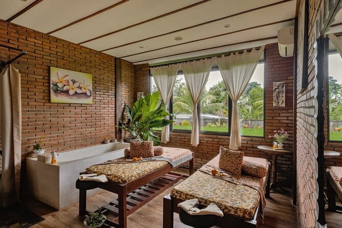 Ubud Balinese Massage Scrub And Flower Bath Experience - Samana Aksata Spa on Jalan Sri Wedari