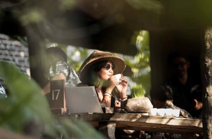 Ubud: Floating Breakfast, Jungle Swing & Spa Romantic Tour - Hotel pickup and a guide who shapes the day
