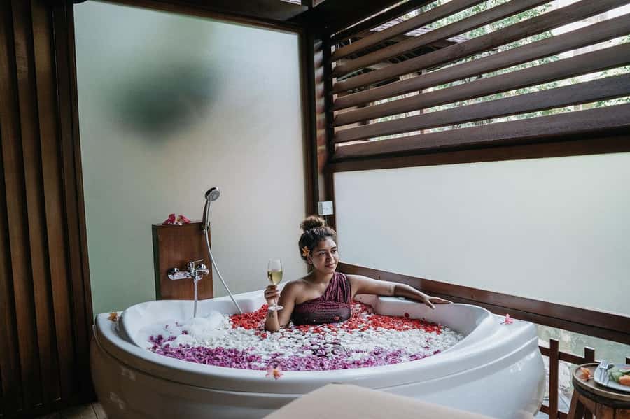 Ubud: Riverfront Massage & Flower Bath at Ayusha Wellness - What happens before the massage