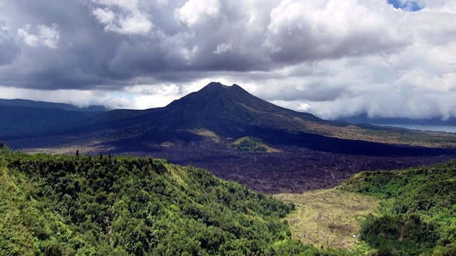 Ubud & Volcano Hot Springs Tours - Seeing Balinese family life along the route