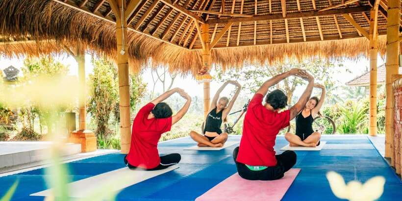Ubud: Wellness Retreat with Massage, Yoga Class, and Lunch - A one-hour Balinese massage in a jungle setting